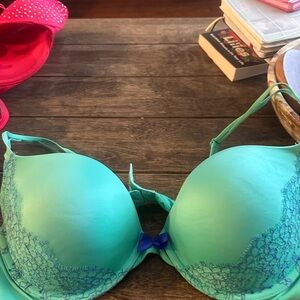Victoria’s Secret very sexy push up bra